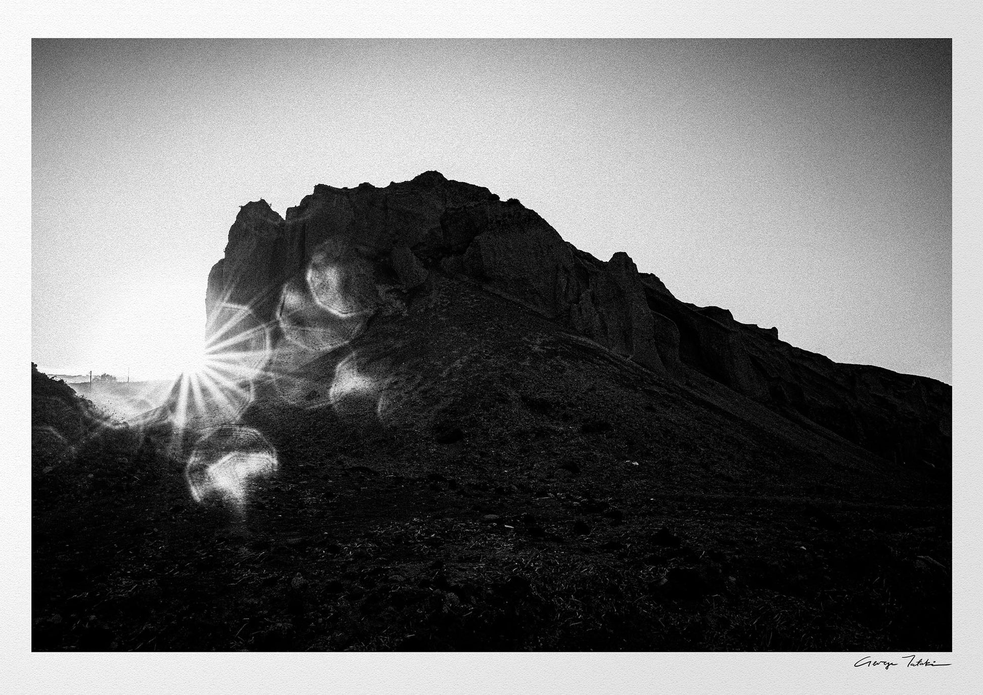Rock and Sun | Santorini | Chorōs | Black-and-white wall art photography from Greece