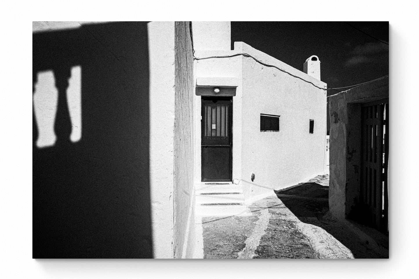 Village Alley | Santorini | Chorōs | Black-and-white wall art photography from Greece - whole photo