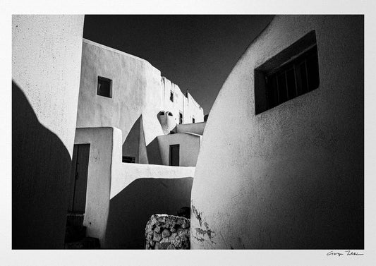 Forms at Emporio | Santorini | Chorōs | Black-and-white wall art photography from Greece